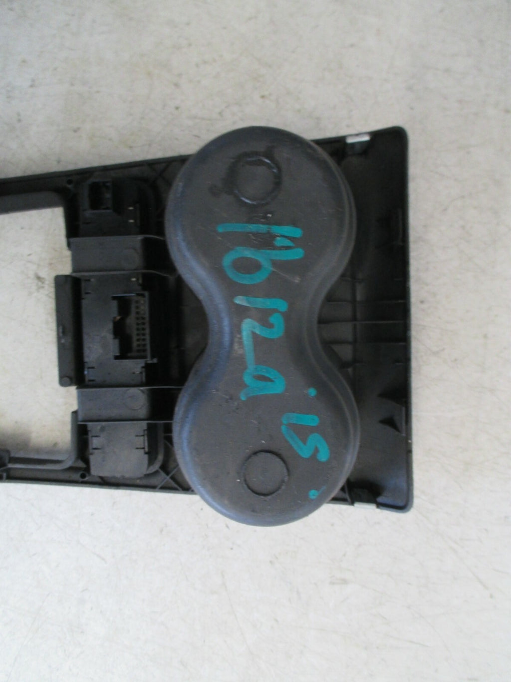 SEAT IBIZA 2015 MK4 6J CENTRE CONSOLE SURROUND TRIM CUP HOLDER SWITCH 6J0858331