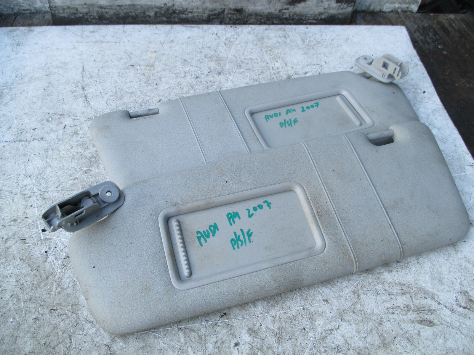 AUDI A4 2007 B7 FRONT DRIVER + PASSENGER SUN VISOR