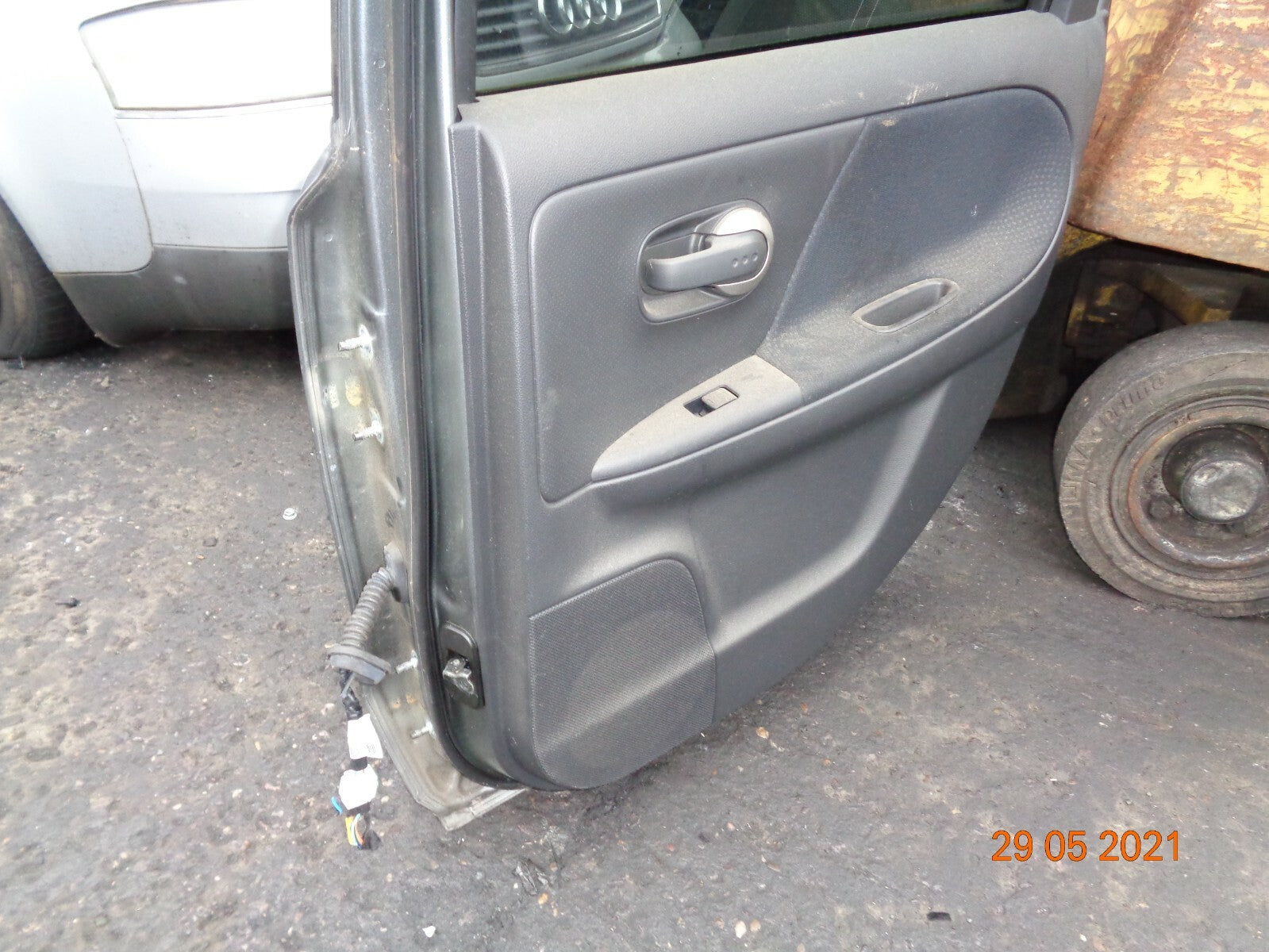 NISSAN NOTE E11 MK1 2009 OSR DRIVER REAR COMPLETE DOOR GLASS REGULATOR GREY