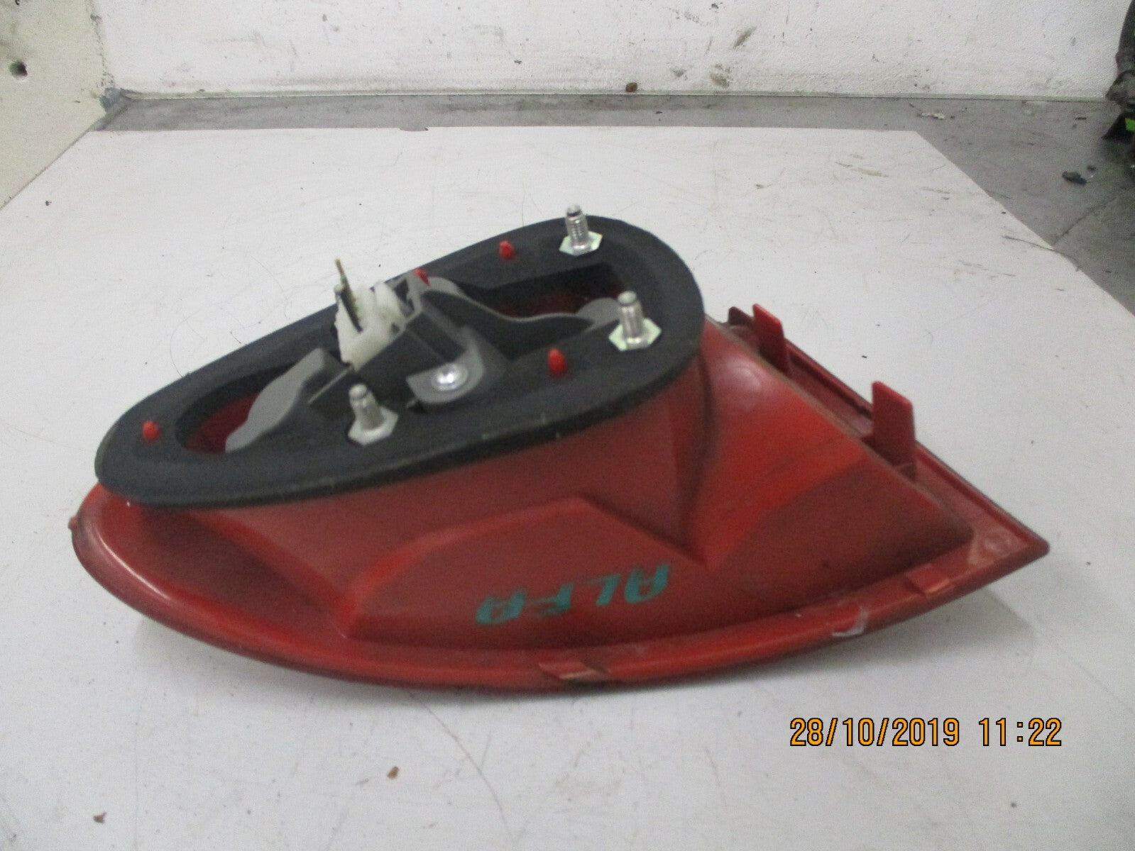 ALFA ROMEO 147 2006 OS DRIVER OFF SIDE REAR OUTER BRAKE TAIL LIGHT 46556347