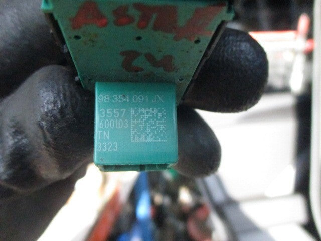 2024 VAUXHALL ASTRA L EMERGENCY SOS SWITCH 98354091