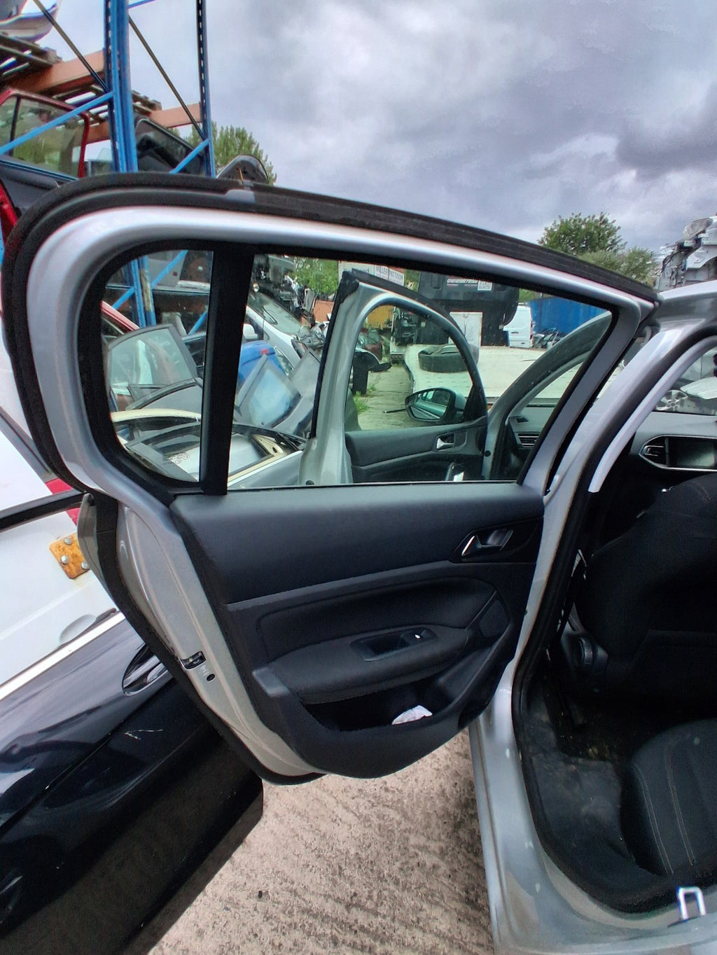 2014 PEUGEOT 308 MK2 HATCH NSR PASSENGER SIDE REAR DOOR CARD PANEL
