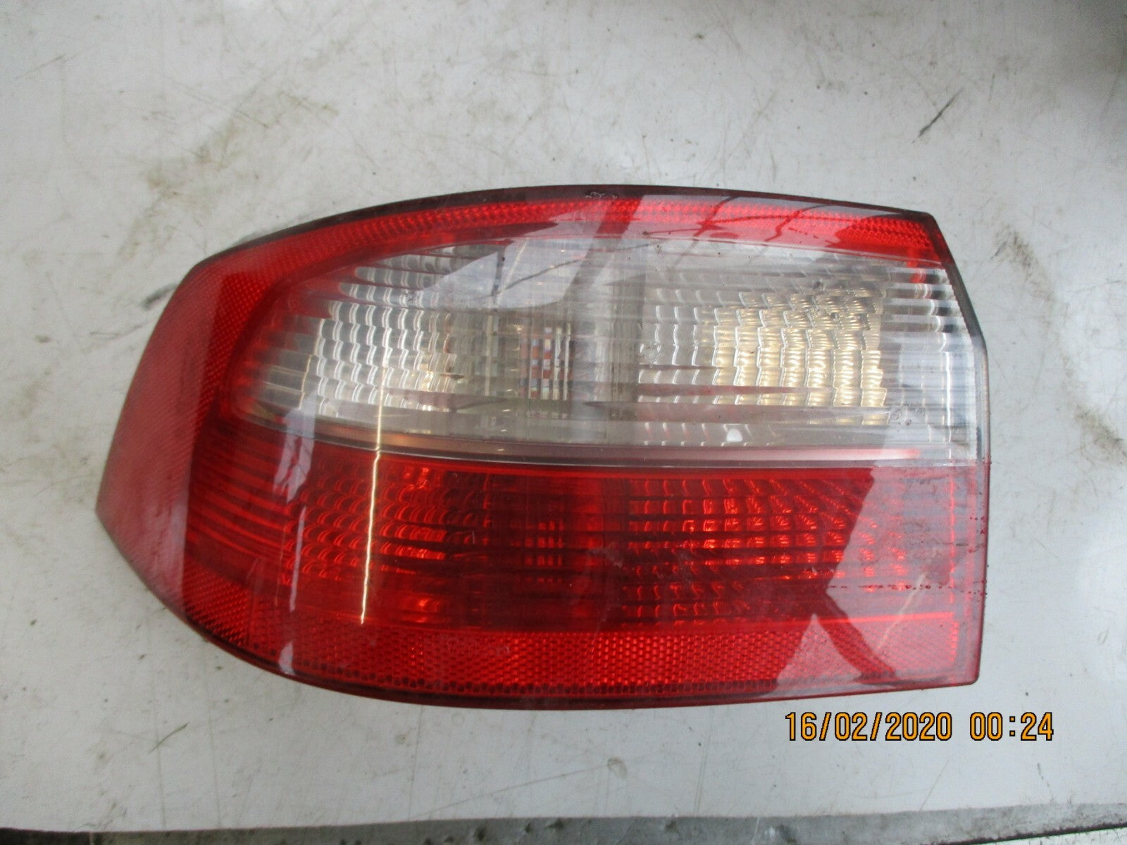 RENAULT LAGUNA MK2 2004 NSR PASSENGER SIDE REAR LIGHT 8200002473