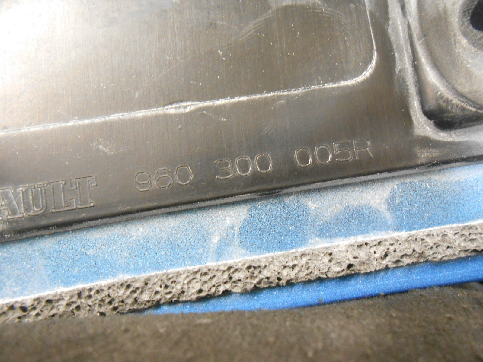 RENAULT MEGANE 2013 MK3 COUPE REAR BOOT TAILGATE SPOILER BLUE 960300005R
