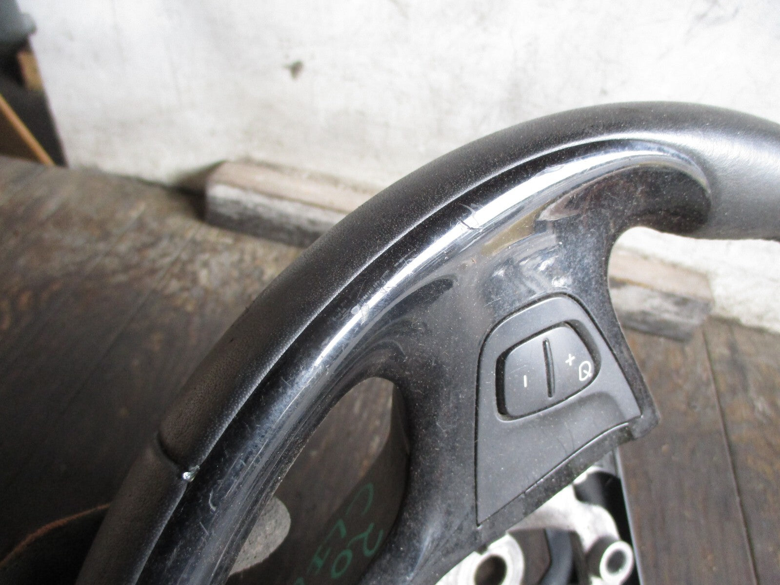 RENAULT CLIO MK4 2014 3 SPOKE MULTIFUNCTION STEERING WHEEL