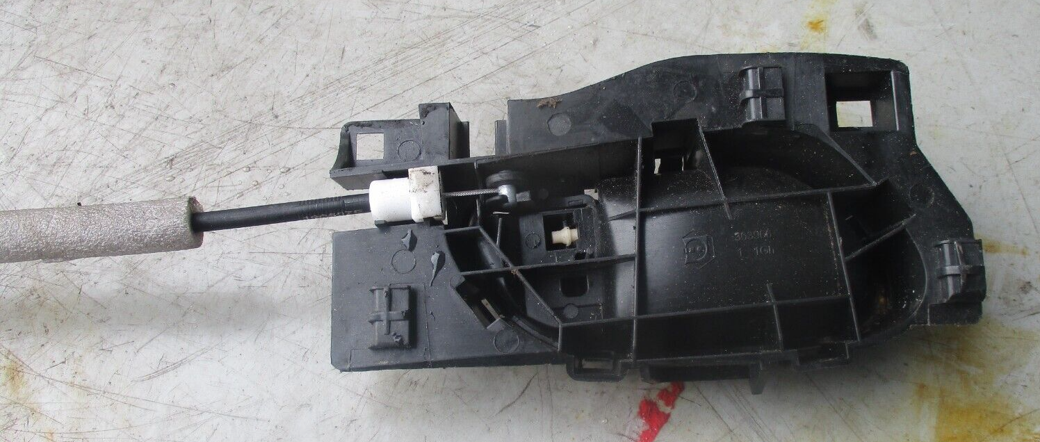 2021 VAUXHALL VIVARO PASSENGER SIDE FRONT DOOR LOCK MECHANISM AND HANDLE 1694254