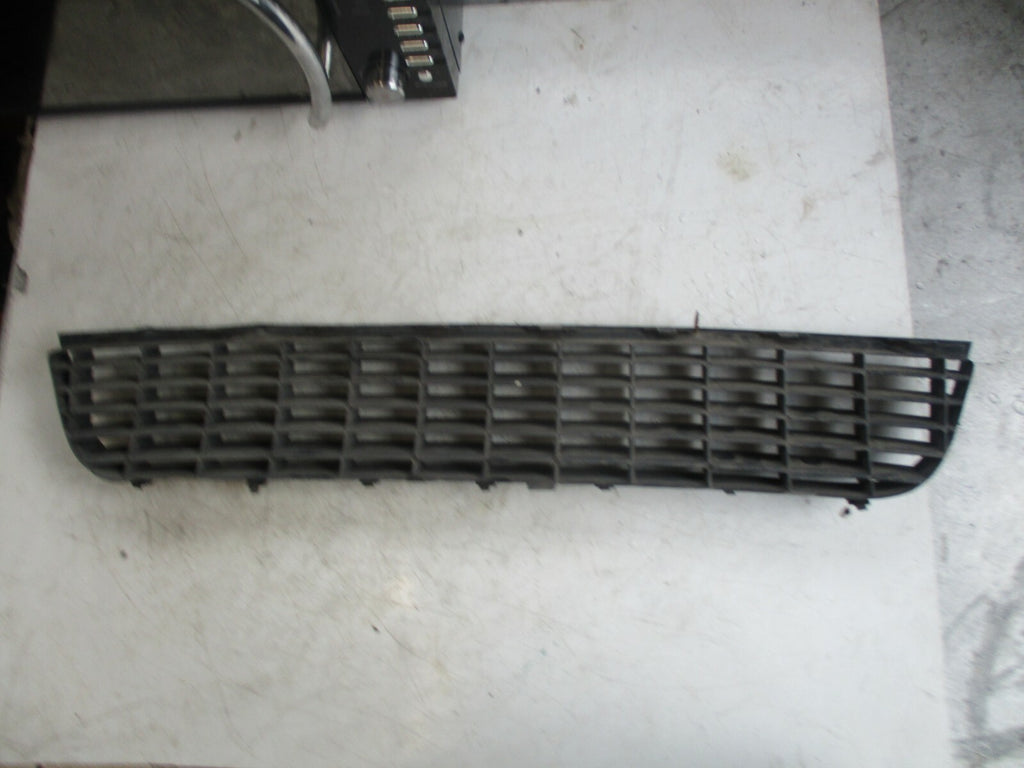 FIAT GRANDE PUNTO 199 FRONT BUMPER LOWER PLASTIC GRILL PANEL
