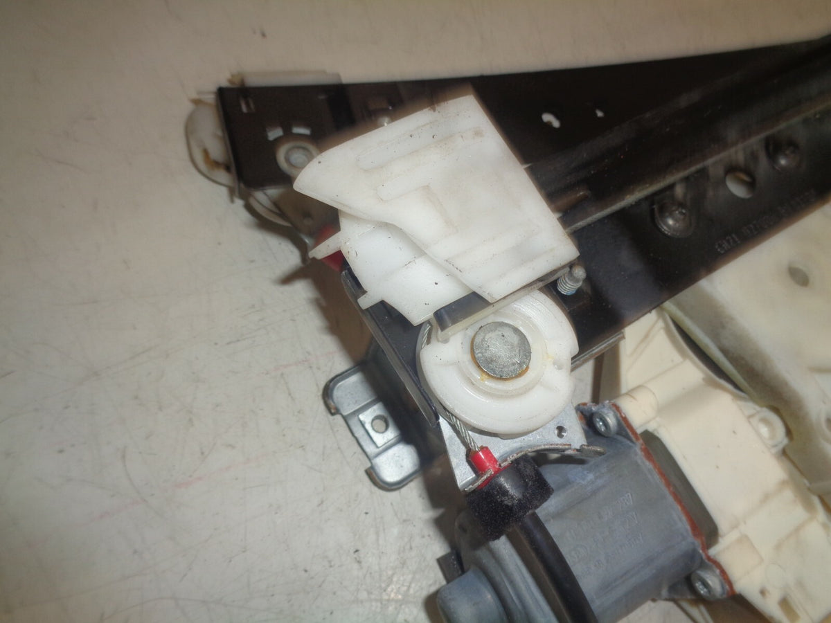 FORD S-MAX 2008 NSR PASSENGER SIDE REAR DOOR WINDOW MOTOR AND REGULATOR