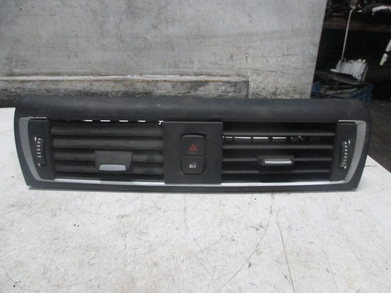 BMW 1 SERIES F20 2015 DASHBOARD HAZARD SWITCH 9317944