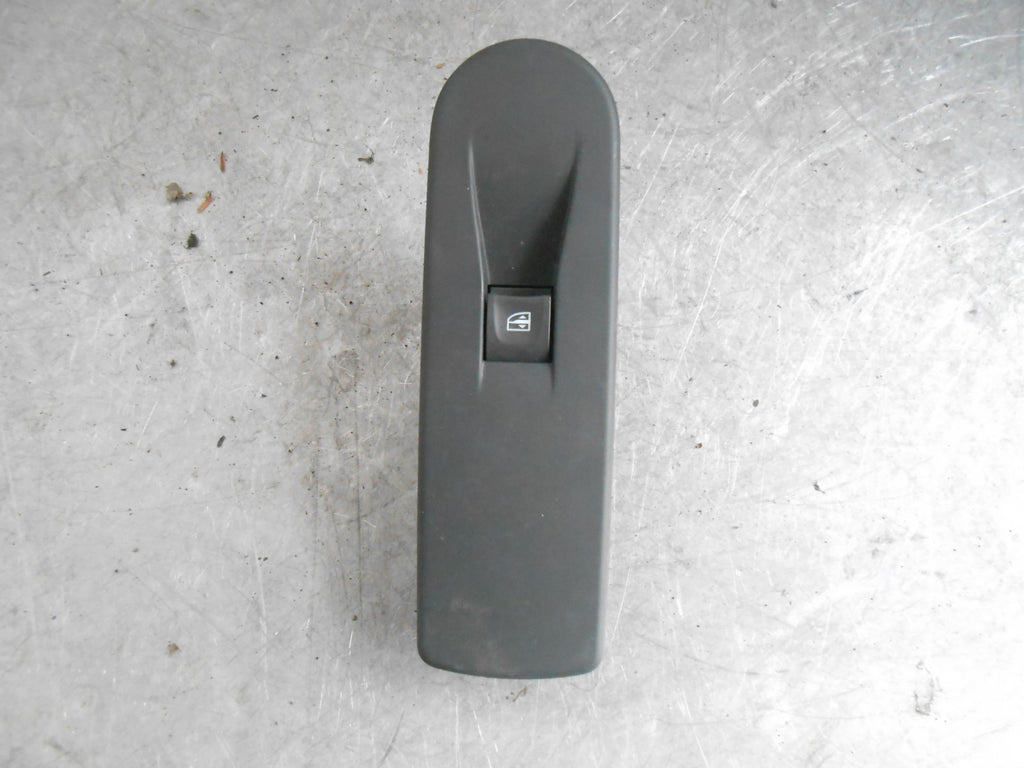 RENAULT CLIO X98 (MK4) 2015 NSF PASSENGER SIDE FRONT WINDOW SWITCH & TRIM