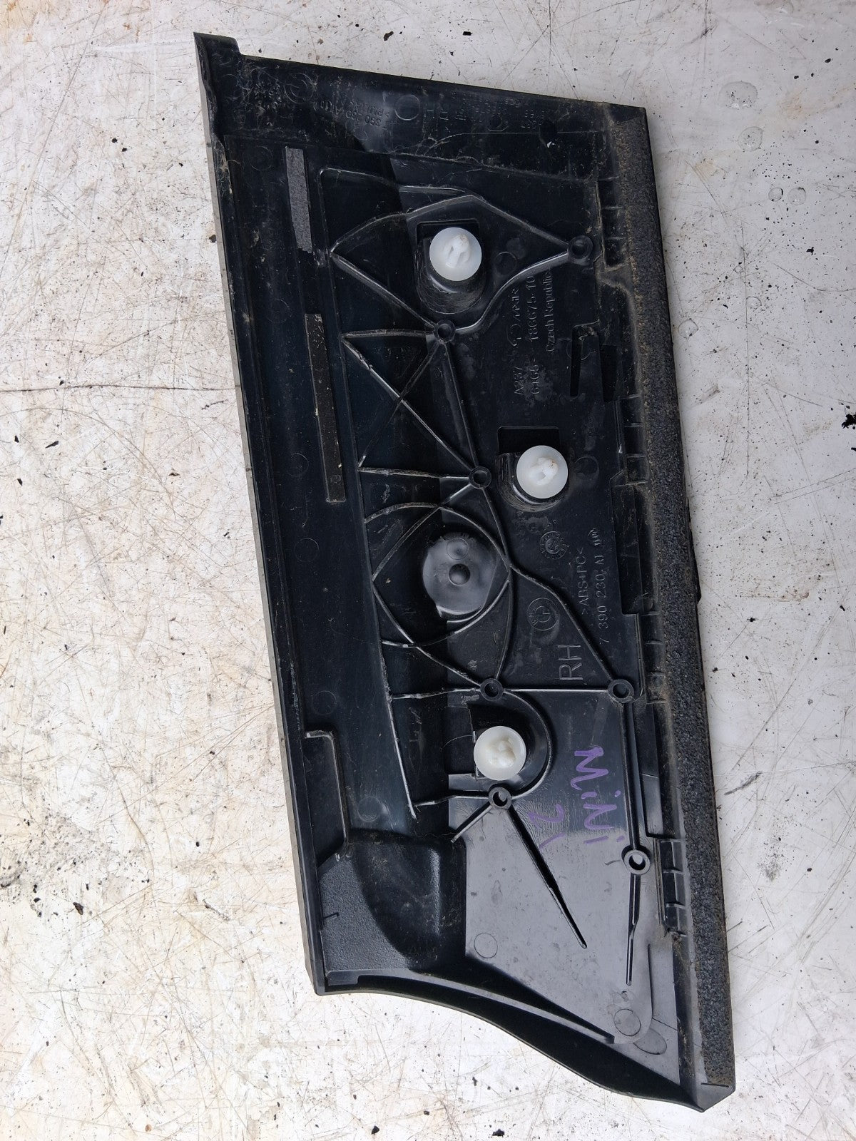 2021 BMW MINI COUNTRYMAN F60 OSR DRIVER SIDE REAR QUARTER D PILLAR TRIM 7390230