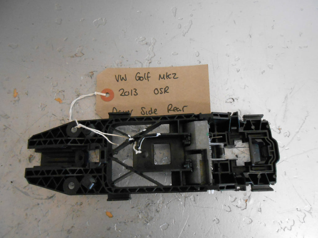 VOLKSWAGEN VW GOLF MK7 2013 EXTERIOR DOOR HANDLE BRACKET 5N0839885H