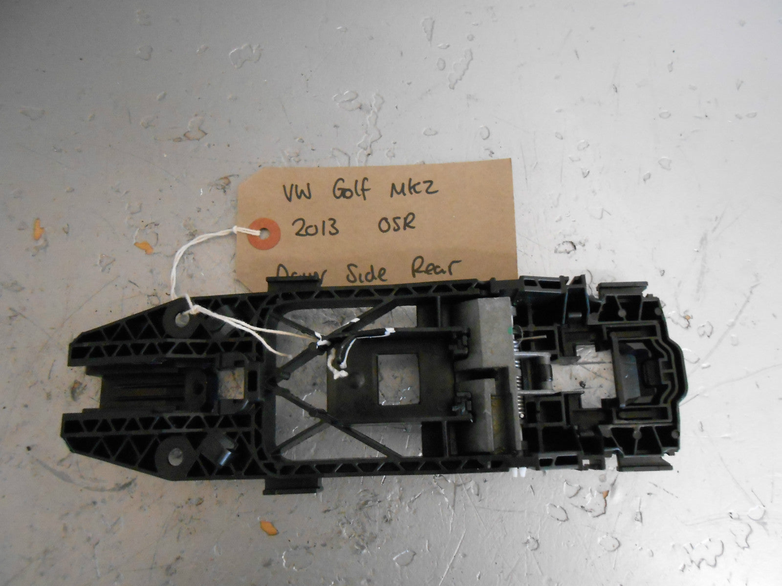 VOLKSWAGEN VW GOLF MK7 2013 EXTERIOR DOOR HANDLE BRACKET 5N0839885H