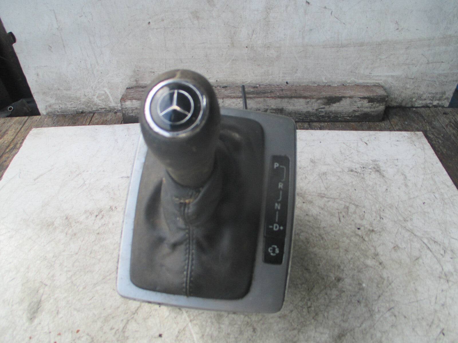 MERCEDES BENZ C CLASS W204 2009 AUTOMATIC GEAR SELECTOR SHIFTER A2042673724