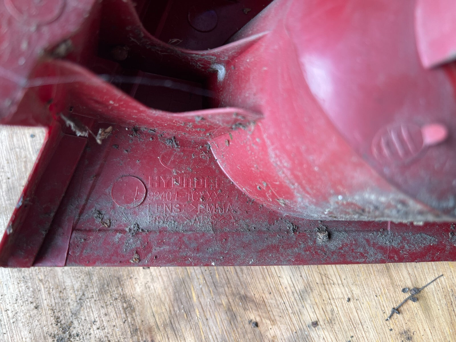 2005 HYUNDAI NSR PASSENGER SIDE REAR TAIL LIGHT 924011CXXX