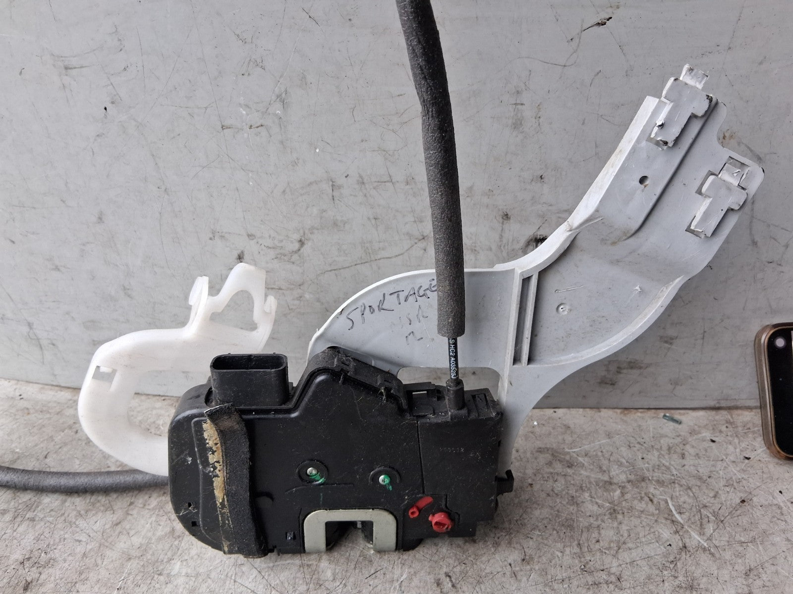 KIA SPORTAGE MK3 2012 NSR PASSENGER SIDE REAR LEFT DOOR LOCK MECHANISM