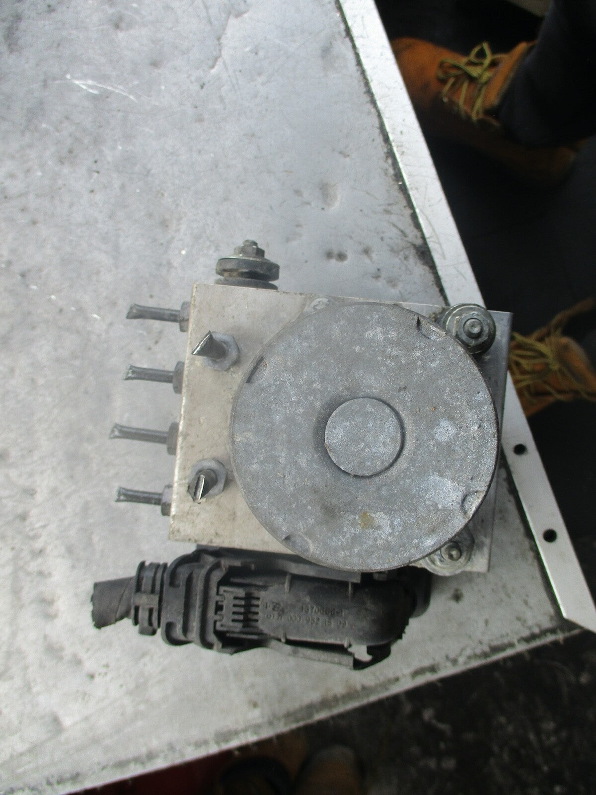 MERCEDES SPRINTER W906 MK2 2014 2.1 CDI ABS PUMP AND MODULATOR A9069005502