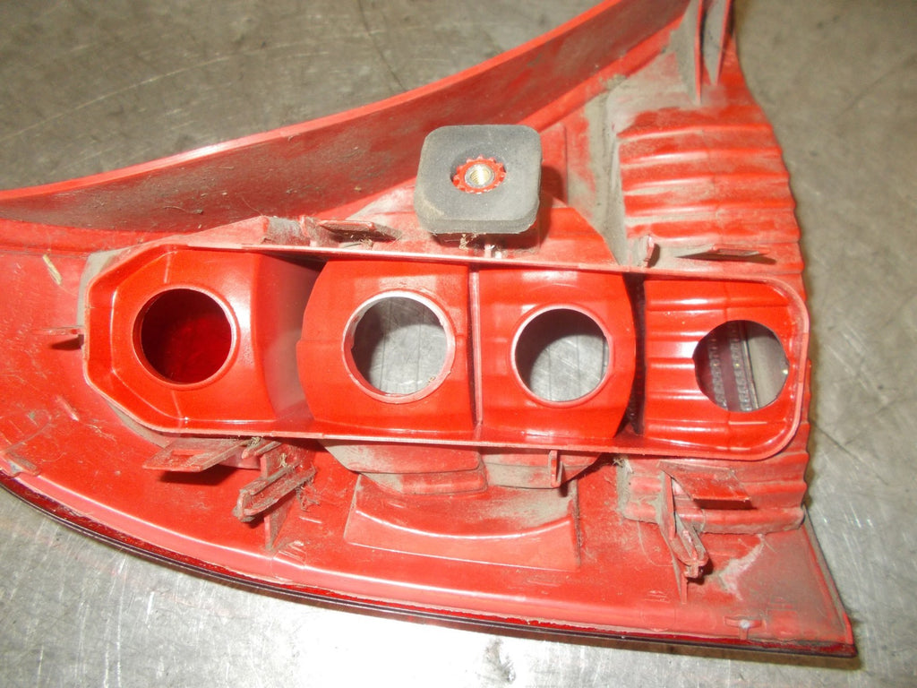 RENAULT CLIO 2003 FACELIFT OSR DRIVER SIDE REAR LIGHT TAIL LIGHT 8200071414