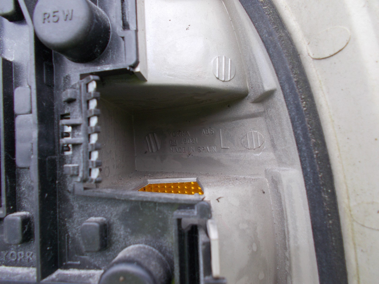 2000 VAUXHALL CORSA B OSR DRIVERS SIDE REAR LIGHT TAILLIGHT