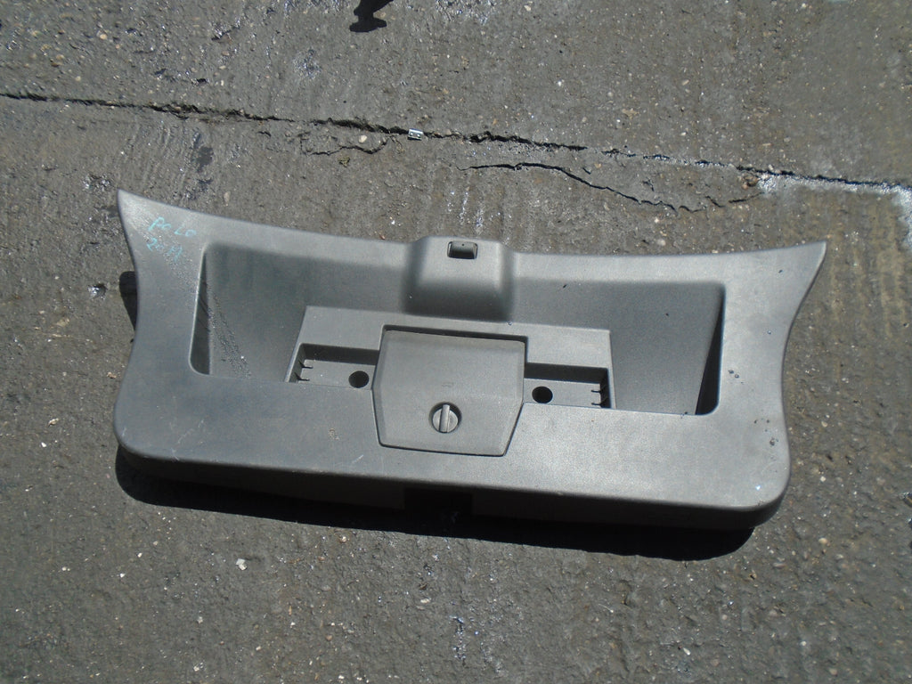 VW VOLKSWAGEN POLO MK6 2019 INNER BOOTLID TAILGATE COVER TRIM 2G6867601C