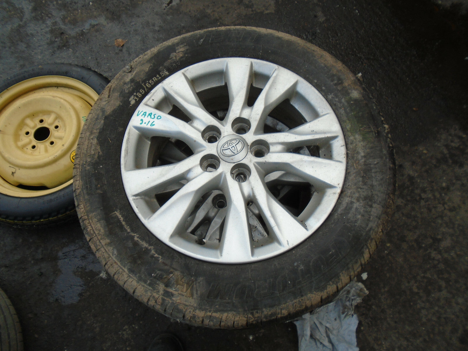 TOYOTA VERSO 2016 15 INCH SINGLE ALLOY WHEEL WITH TYRE 185/65R15