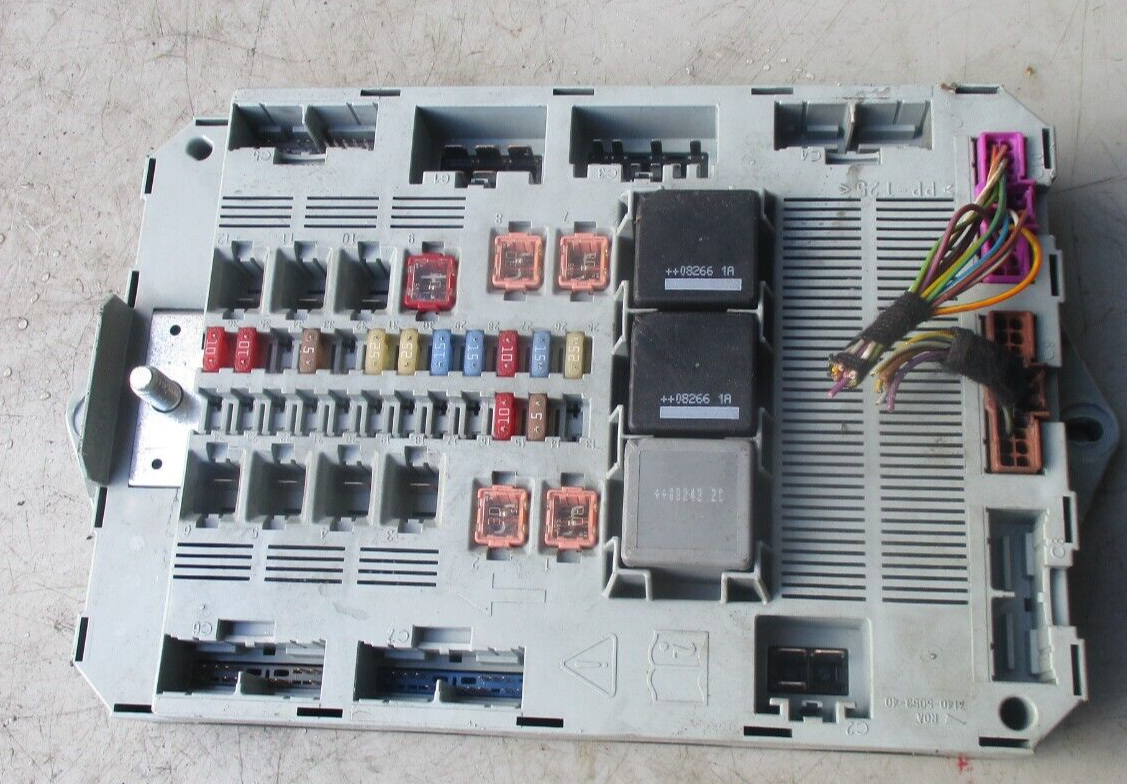 JAGUAR XF 290 FUSE RELAY BOX 7140-5053-40