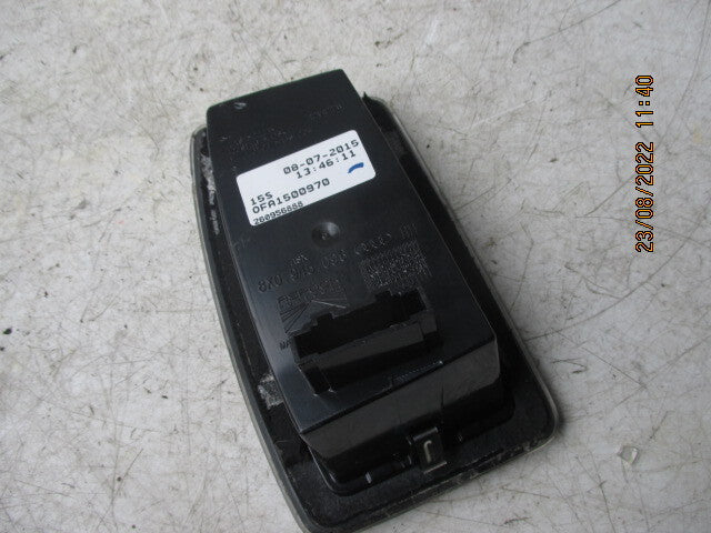 AUDI A1 8X 2015 5 DOOR REAR UNDER TAILGATE BOTH SIDE LIGHT 8X0945095 8X0945096