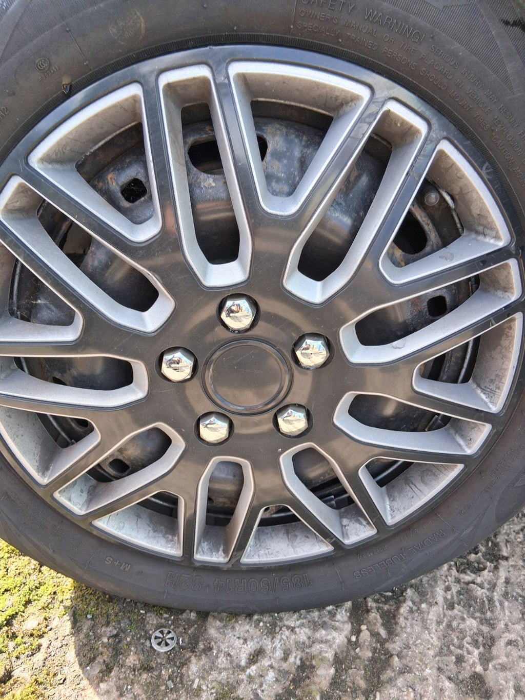 2011 VW VOLKSWAGEN FOX 3 DOOR 14 INCH ALLOY WHEEL WITH TYRE 185/60R14