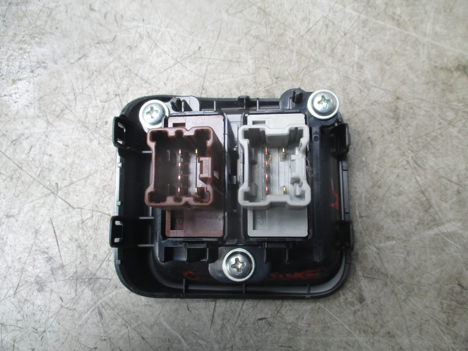 NISSAN JUKE F16 2016 HEATED SEAT CONTROL SWITCH BUTTON CENTER CONSOLE
