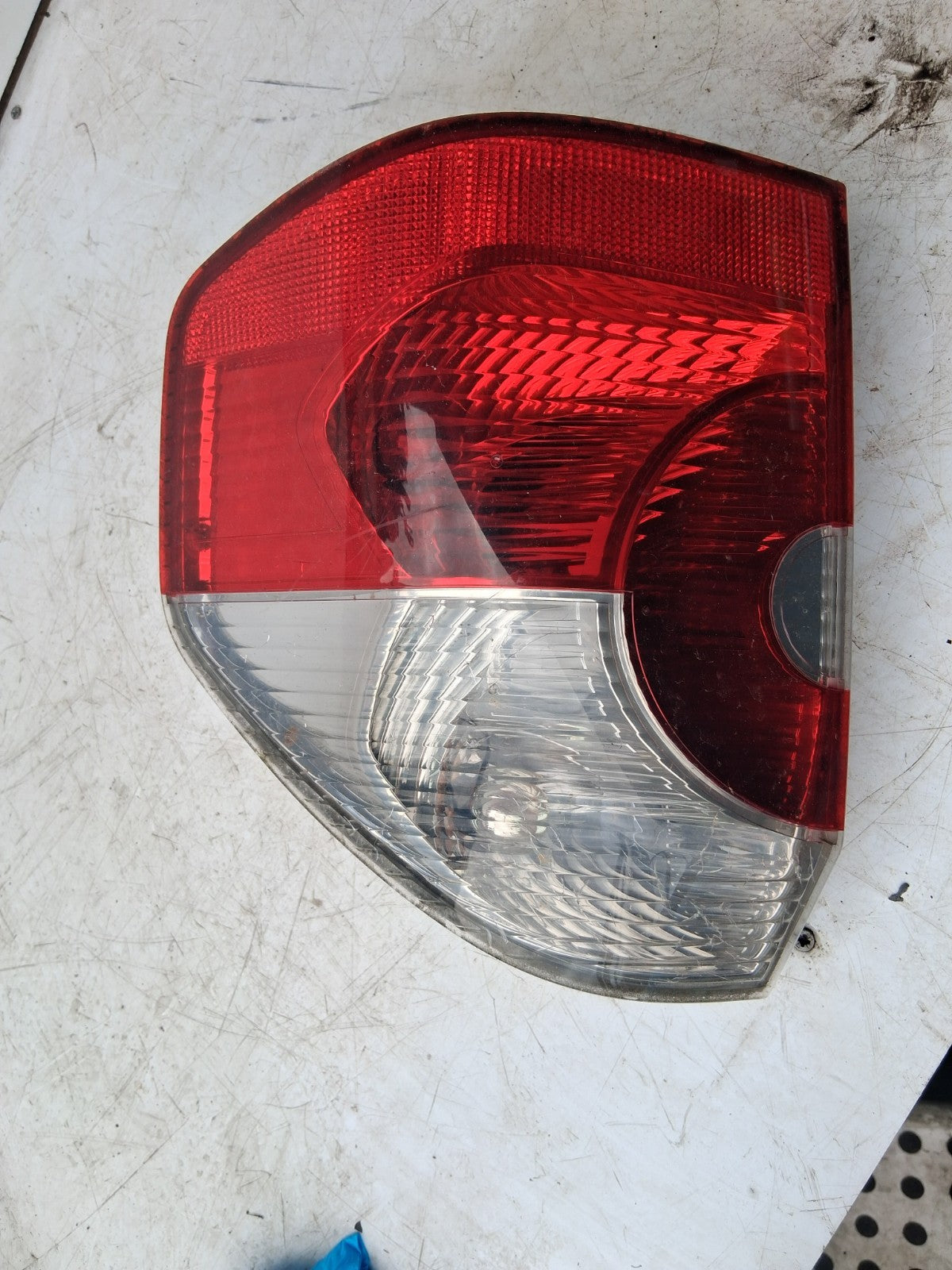 2004 BMW X3 E83 OSR DRIVER SIDE REAR TAIL LIGHT LAMP 3414400