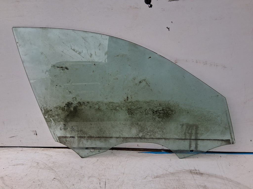2015 BMW 3 SERIES F30 OSF DRIVER SIDE FRONT DOOR GLASS