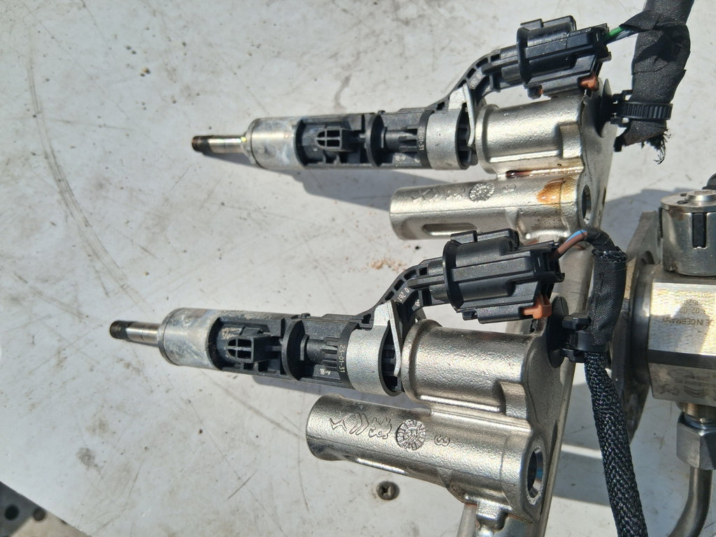 2021 CITROEN C4 MK3 1.2 PETROL INJECTOR FUEL RAIL 9830305880