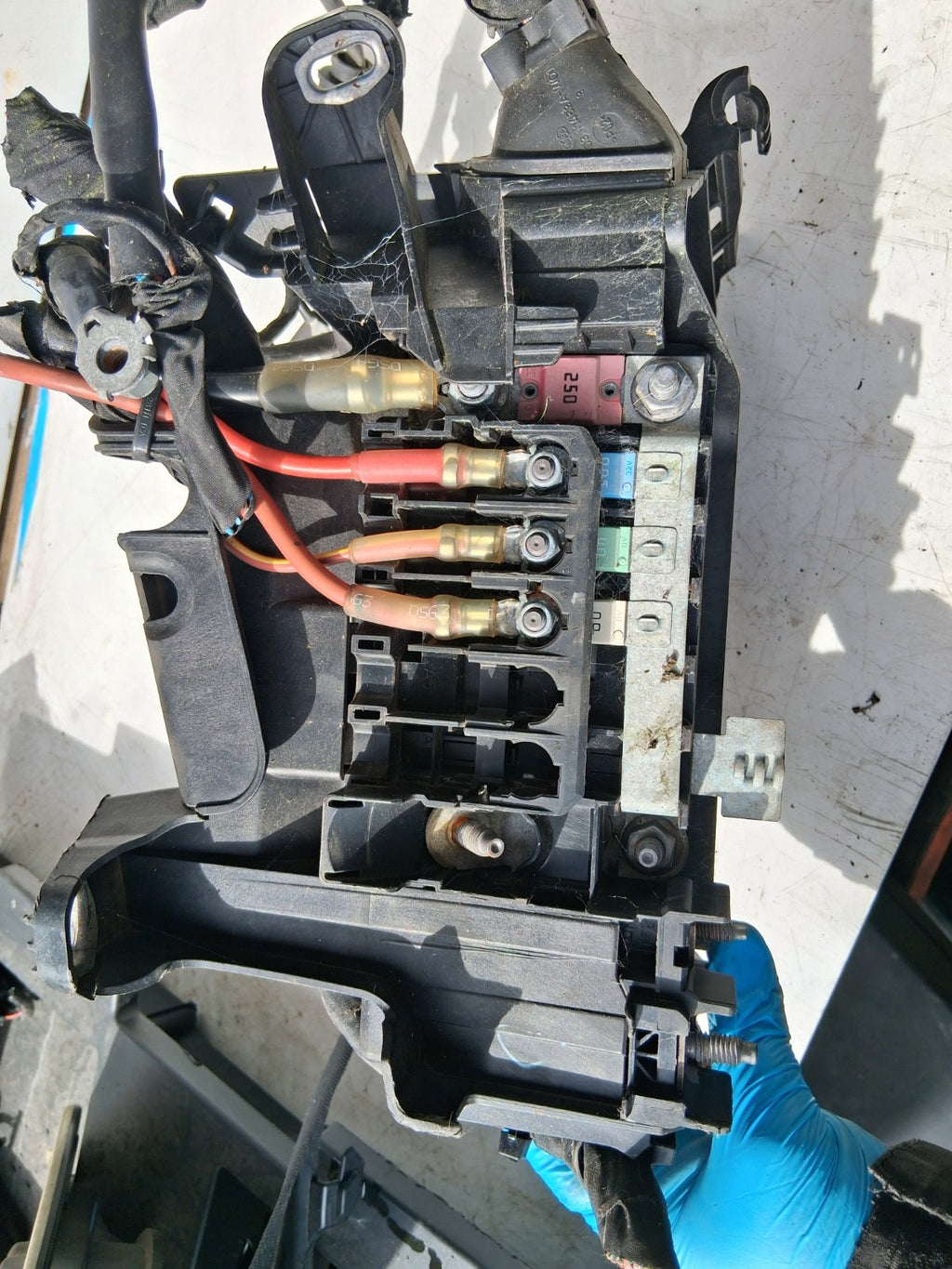 MERCEDES BENZ CLA 2016 C117 2.1 DIESEL RELAY FUSE BOX ASSEMBLY