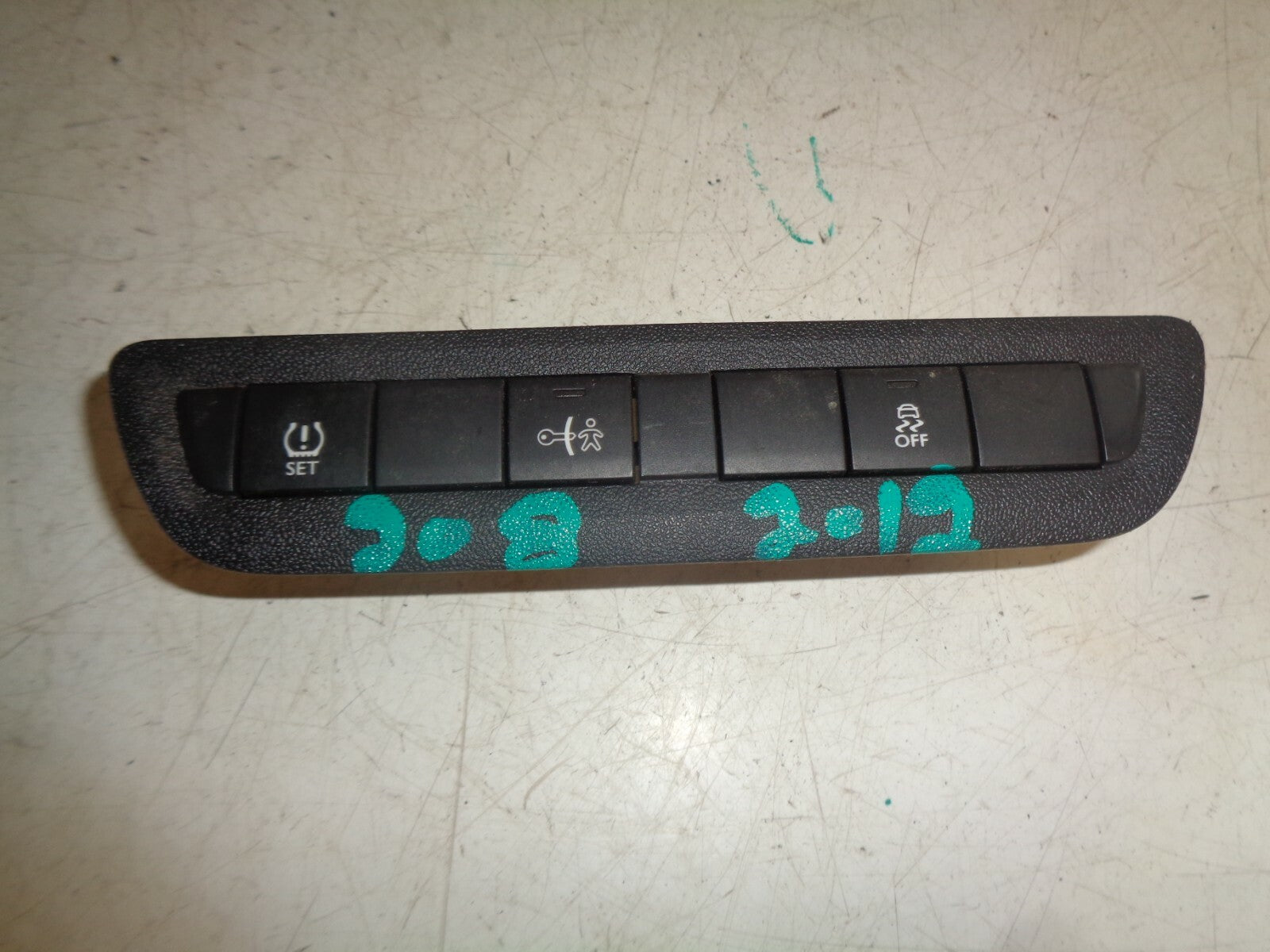 PEUGEOT 208 2012 ANTI SLIP SWITCH ECO SWITCH PANEL 98029931ZD