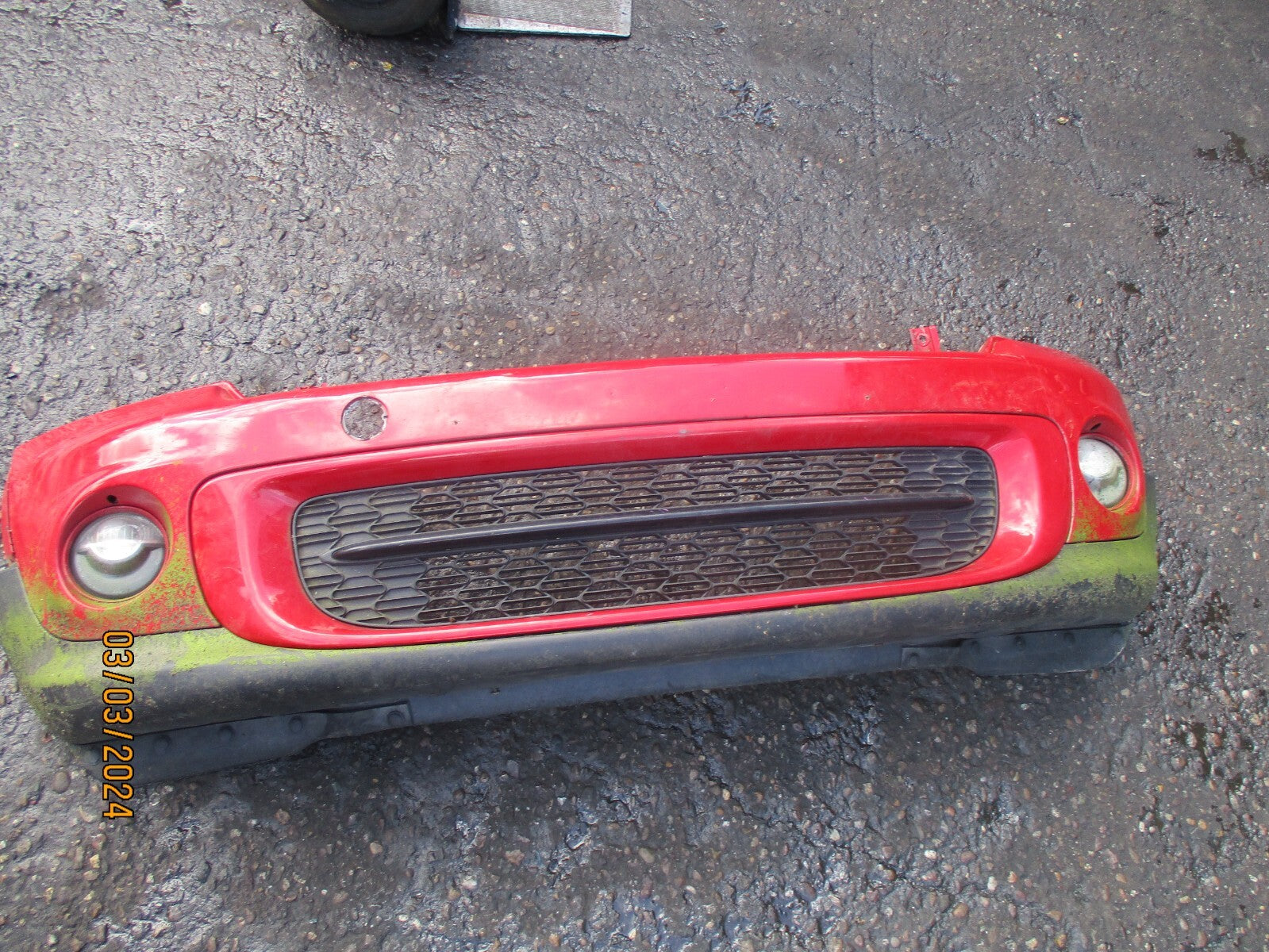 BMW MINI COOPER CLUBMAN 2011 R55 FRONT COMPLETE BUMPER FOG LIGHT RED
