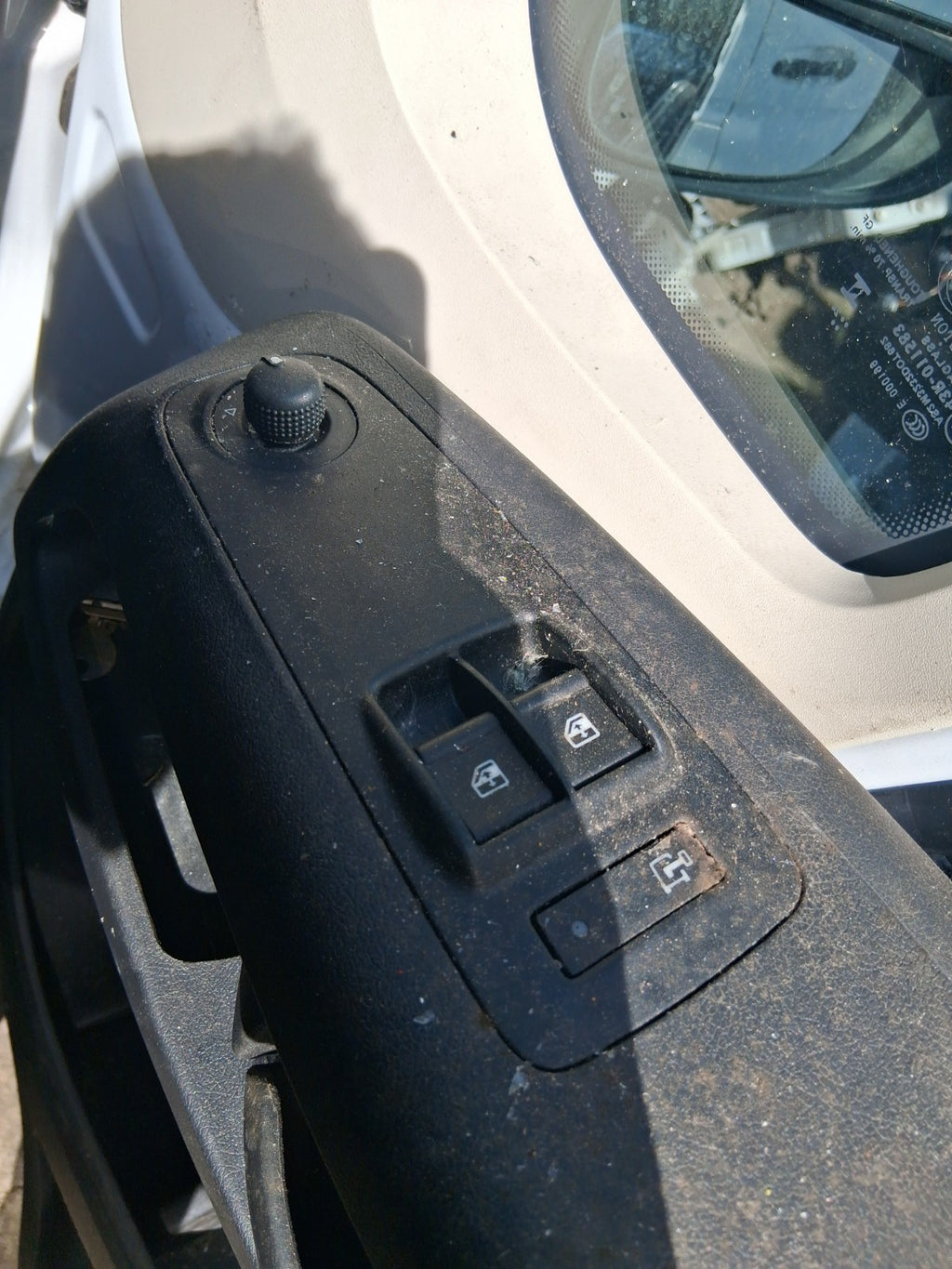 2024 PEUGEOT BOXER MK3 L3H2 OSF DRIVER SIDE FRONT WINDOW SWITCH