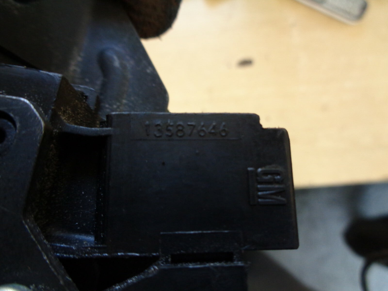 VAUXHALL ASTRA J MK6 2012 REAR BOOT TAILGATE LOCK MECH MECHANISM CATCH 13587646