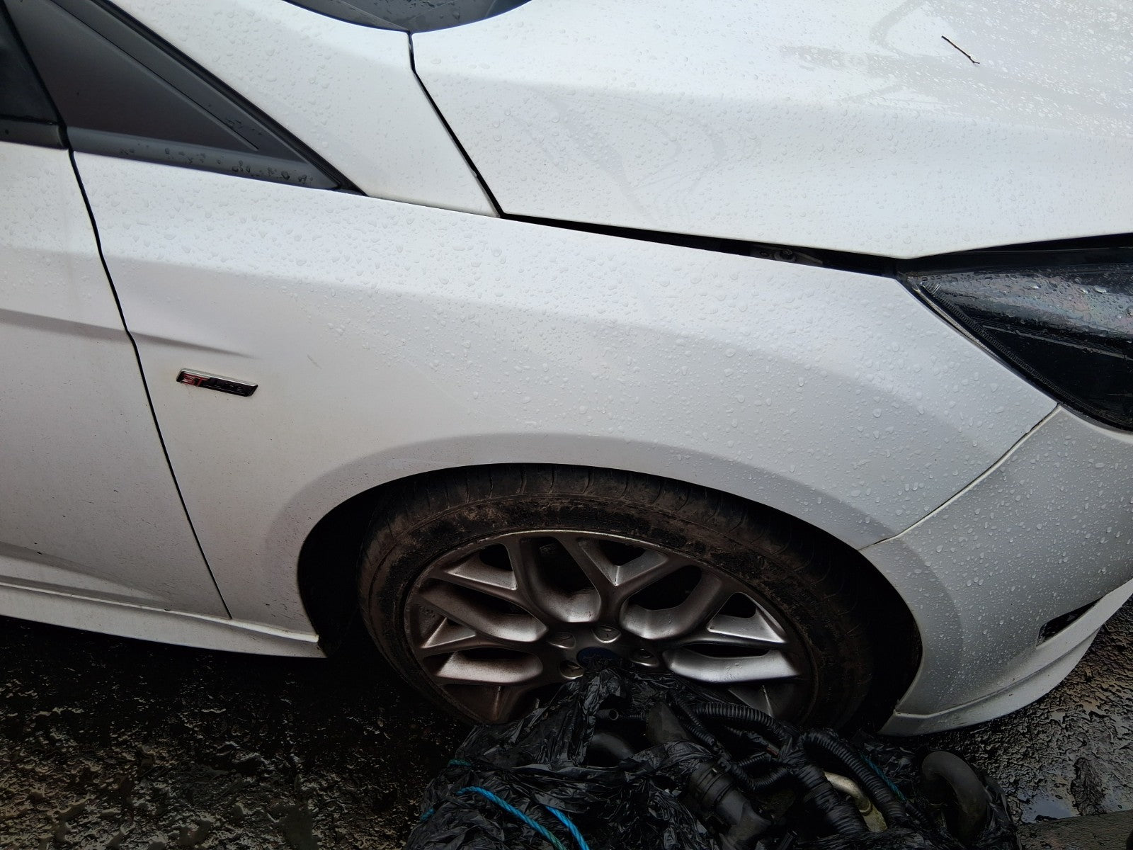 2017 FORD FOCUS MK3 ST LINE OSF DRIVER SIDE FRONT RIGHT WING PANEL WHITE 5F