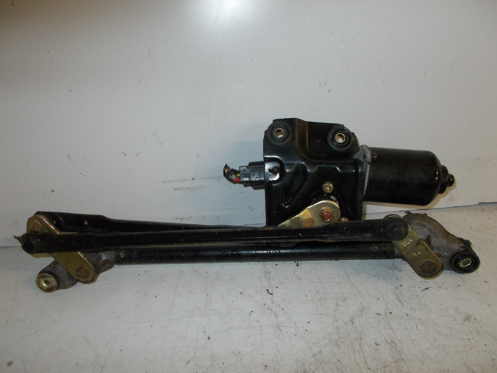FORD FOCUS MK2 FRONT WIPER MOTOR AND LINKAGE 4M5117508BB