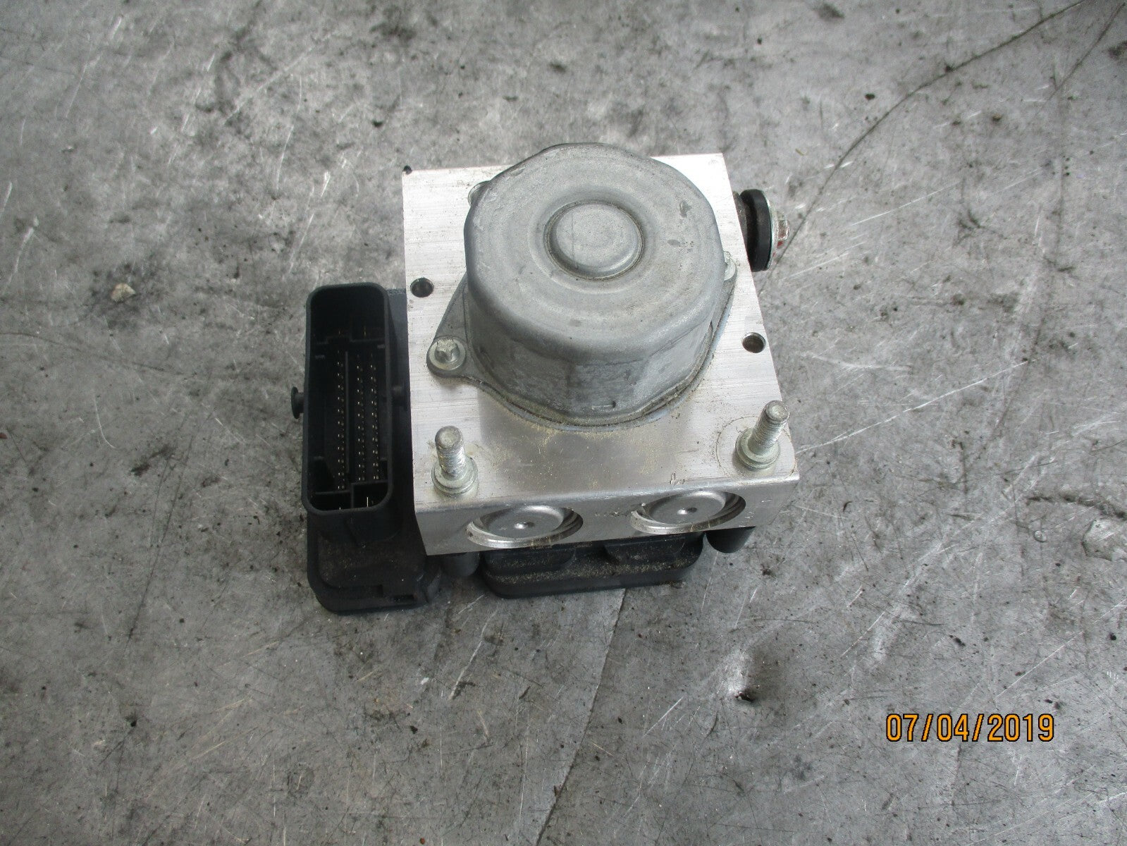 NISSAN MICRA K13 ABS PUMP & MODULE 2265106452