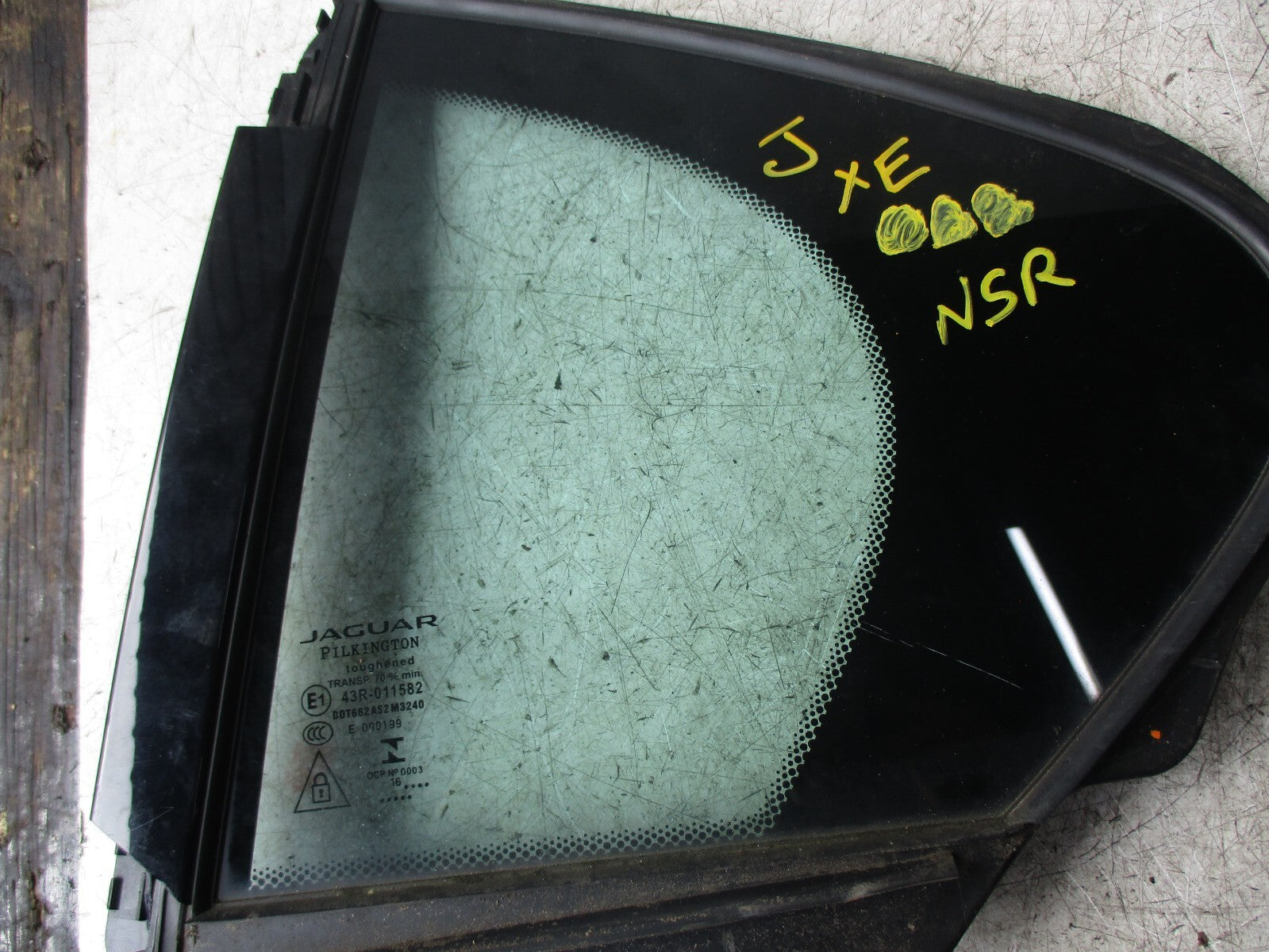 JAGUAR XE 2017 NSR PASSENGER SIDE REAR DOOR QUARTER WINDOW GLASS