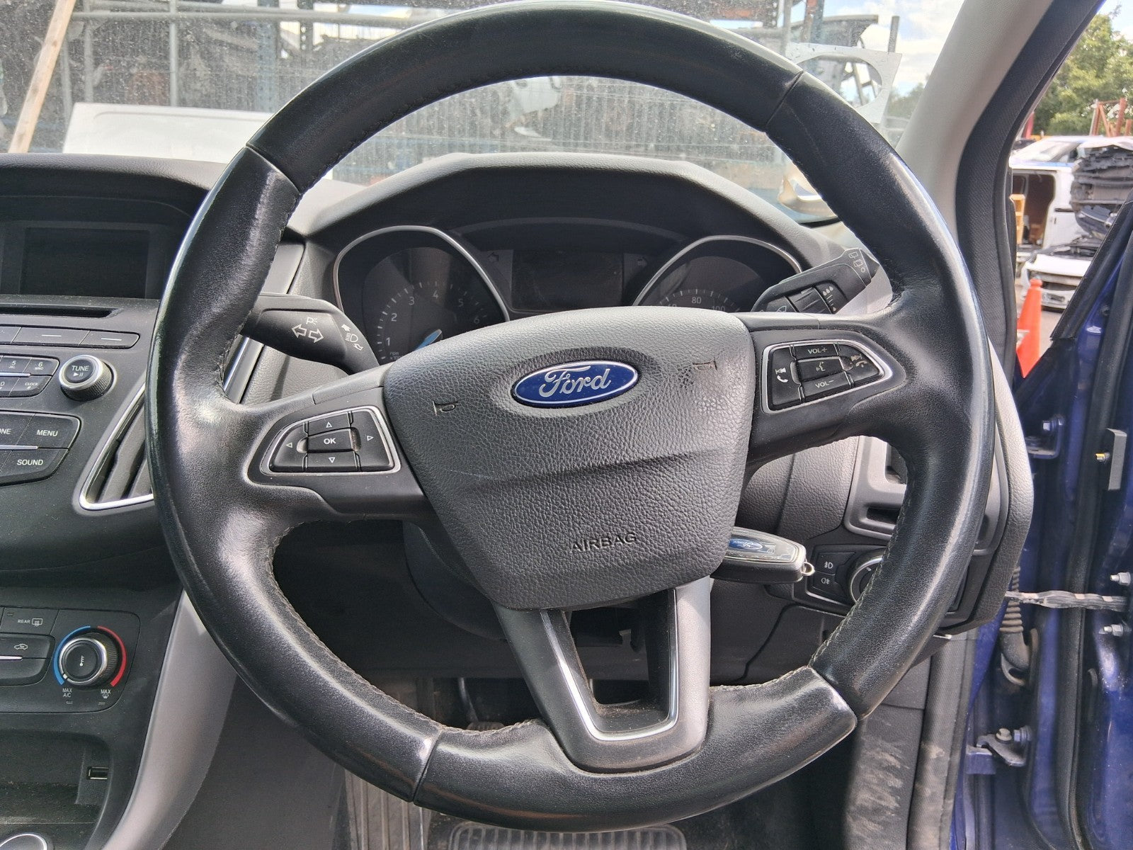 2015 FORD FOCUS MK3 3 SPOKE MULTI FUNCTION LEATHER STEERING WHEEL