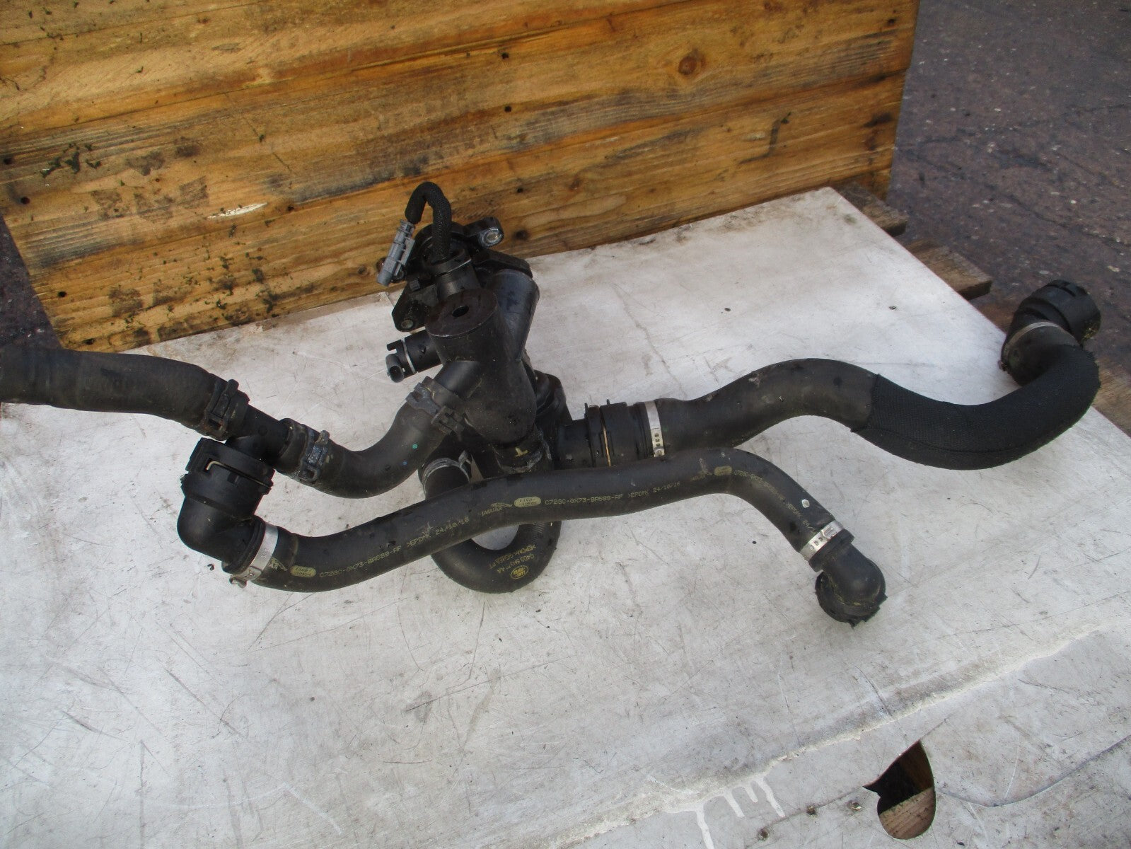 2017 JAGUAR XE X760 2.0 DIESEL THERMOSTAT HOUSING WITH PIPE