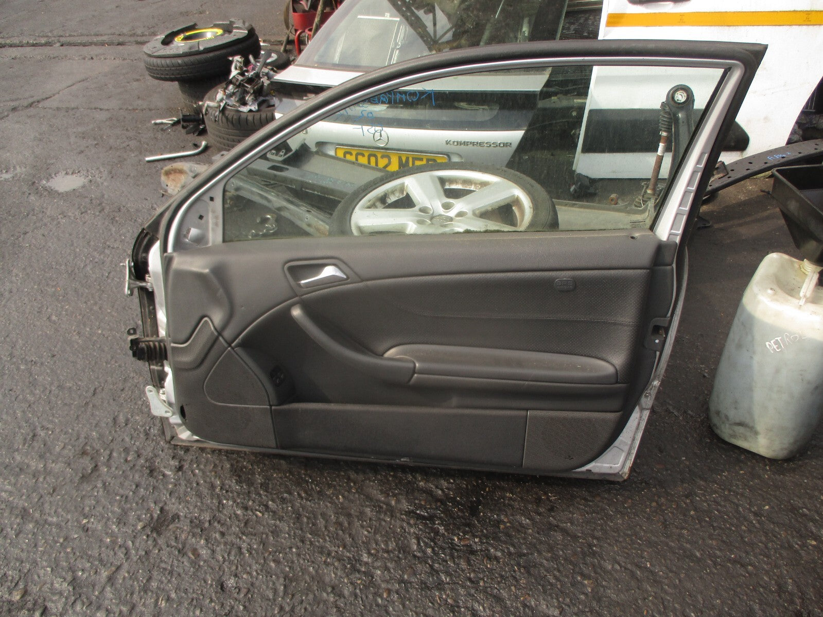 2002 MERCEDES C CLASS COUPE CL203 OSF DRIVER FRONT RIGHT COMPLETE DOOR SILVER