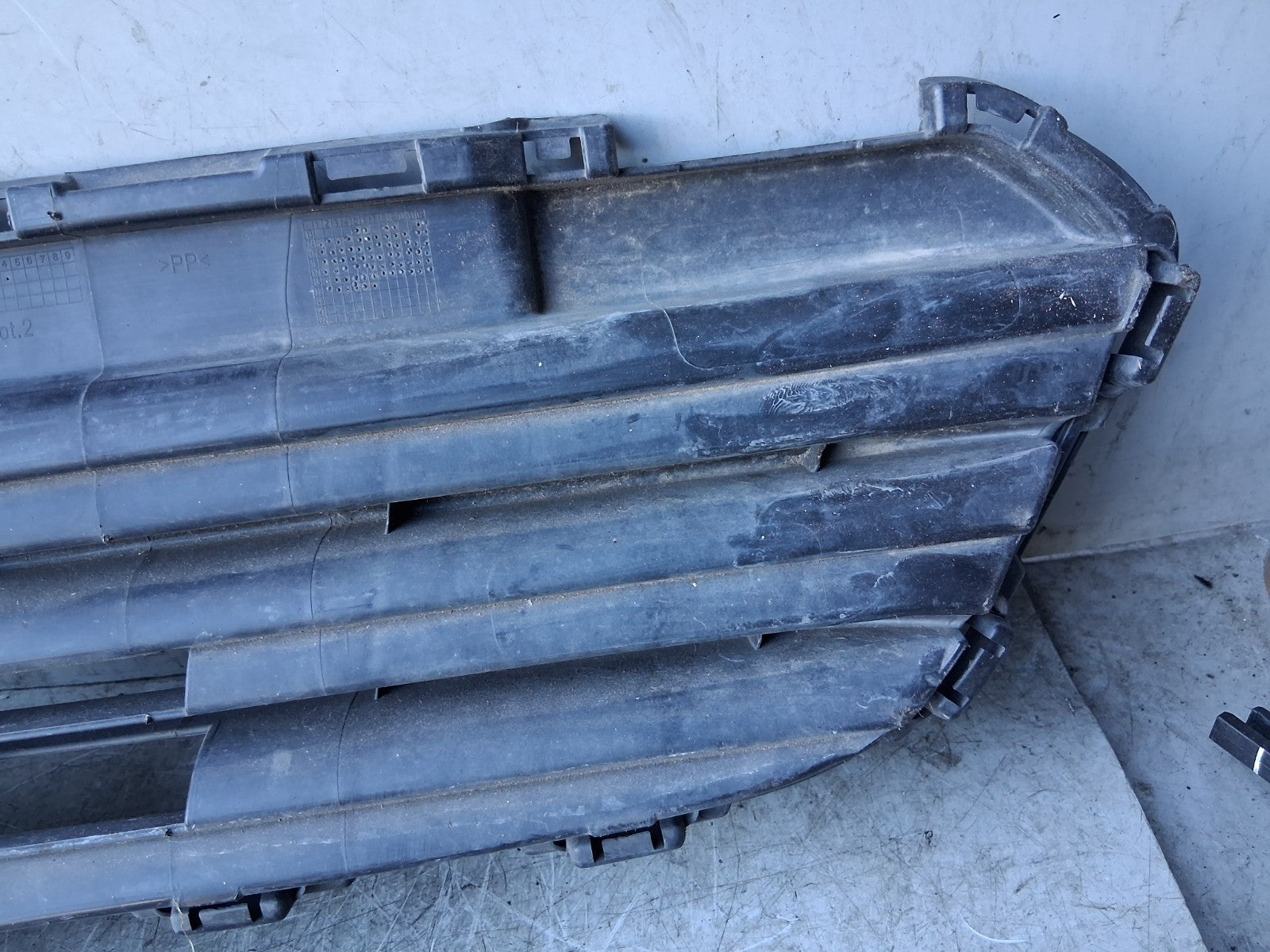 2019 PEUGEOT 108 FRONT BUMPER LOWER GRILLE TRIM PANEL 531120H120