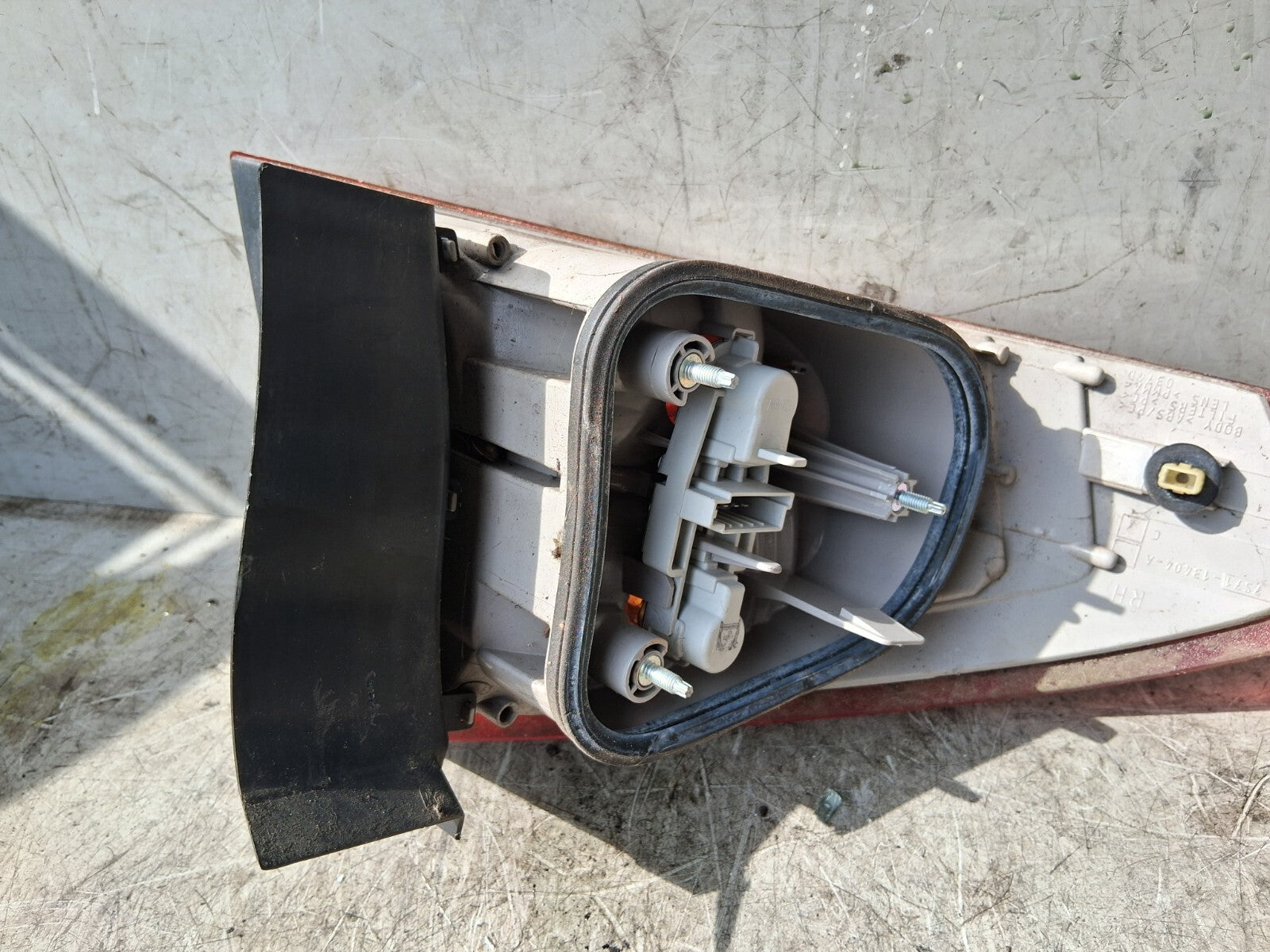 FORD MONDEO MK4 2008 OSR DRIVER SIDE REAR RIGHT OUTER LIGHT 7S7113404