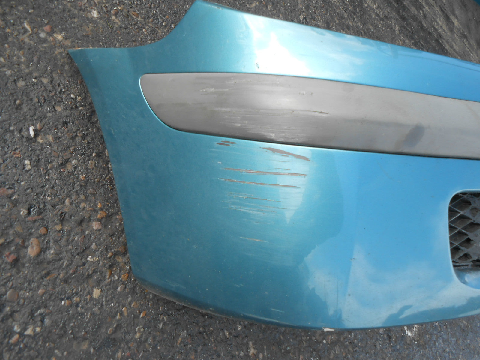 MAZDA PREMACY 1999 COMPLETE FRONT BUMPER GRILL GRILLS STRIP GREEN