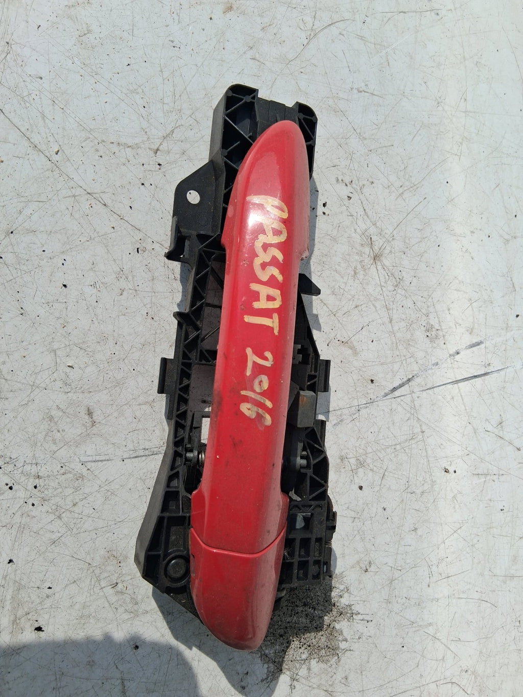 2016 VW VOLKSWAGEN PASSAT B7 NSF PASSENGER SIDE FRONT LEFT DOOR HANDLE RED