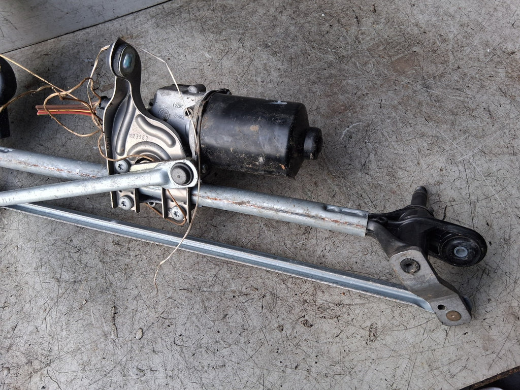2016 BMW 1 SERIES F20 LCI FRONT WINDSCREEN WINDOW WIPER MOTOR LINKAGE 726750403