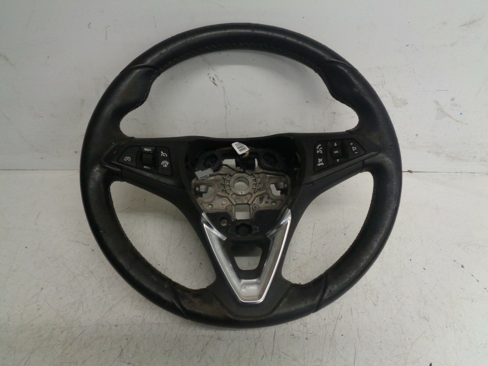 VAUXHALL CORSA E 2016 1.4 PETROL 3 SPOKE MULTI FUNCTION STEERING WHEEL 39035990